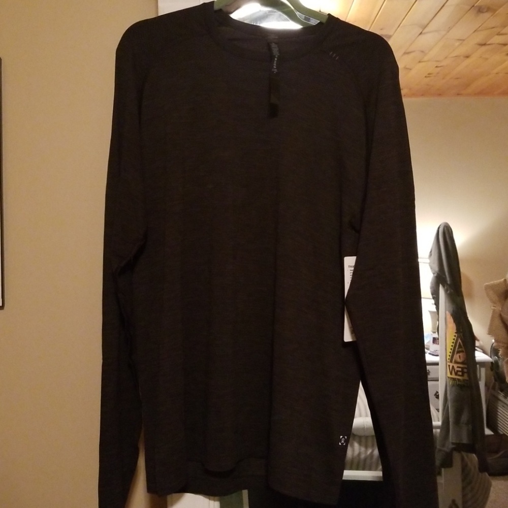 Men's lululemon vent tech shirt